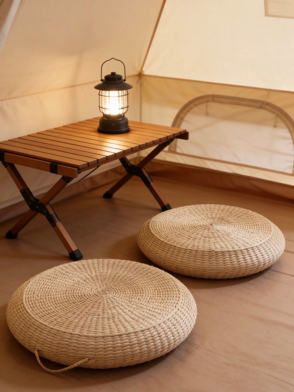 Minimalist bulrush cushion for outdoor camping, handwoven natural fiber with handle